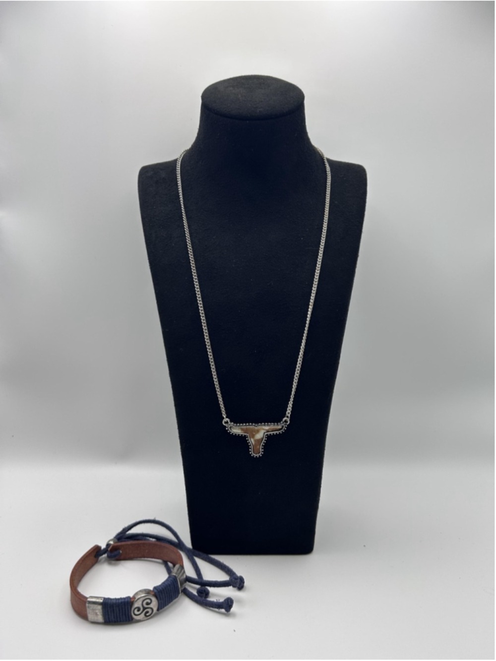 Womens Silver Tone Necklace Bracelet Set Western Longhorn Pendant Brown Stone